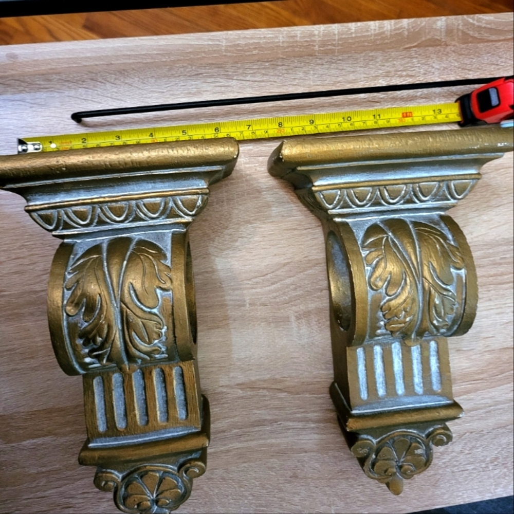 Lite weight decor